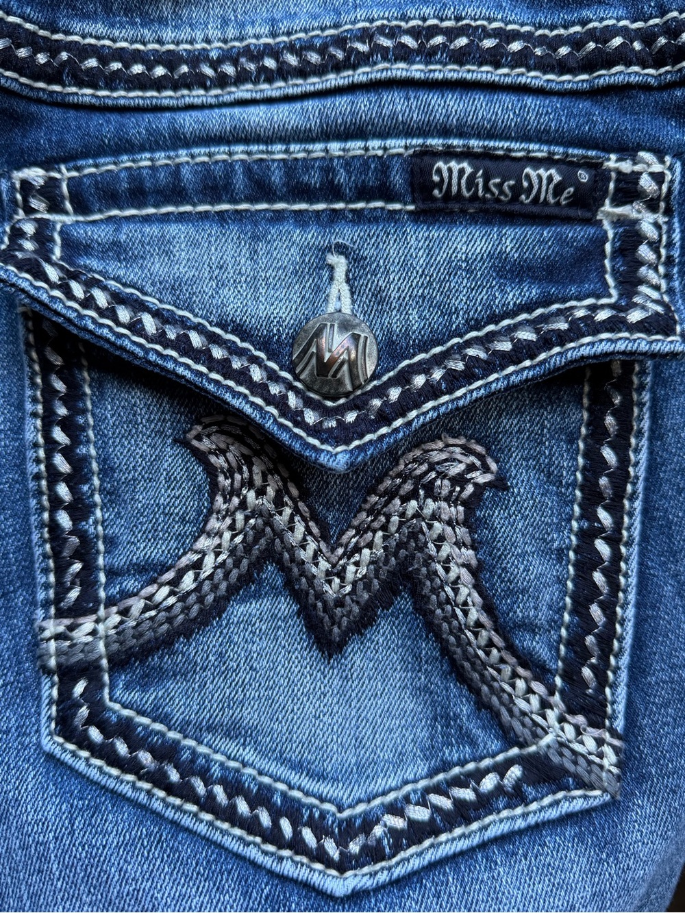 Miss Me M Series Easy Boot Cut Jeans 31 Thick Stitch Bling Y2K Tulip X1019ER